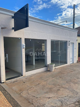 Casa Comercial em Centro  -  Barretos