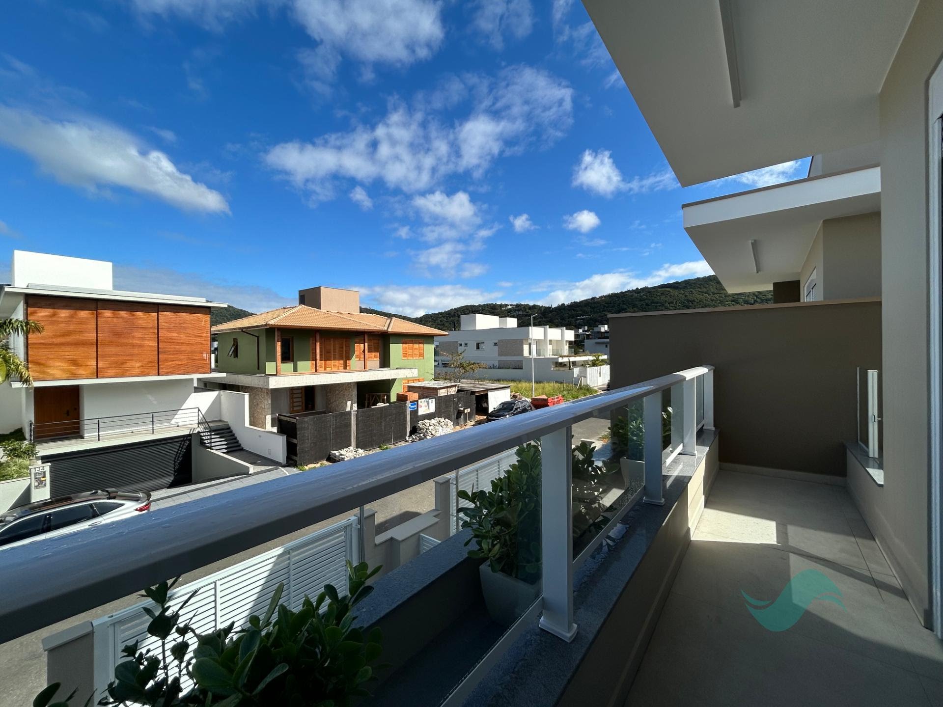 Casa à venda com 3 suítes, 2 vagas e 270m² no Lagoa da Conceição, Florianópolis (SC) — foto 13 de 27