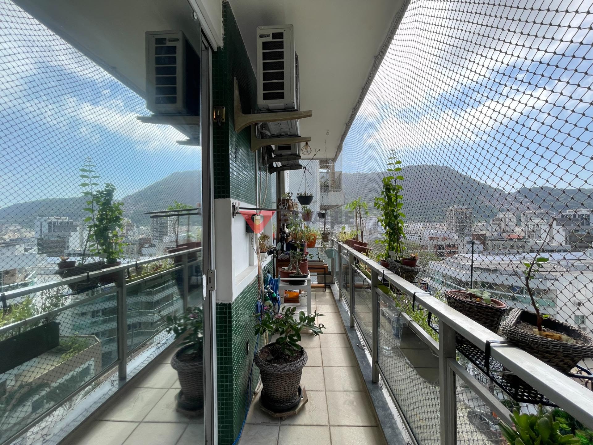 Apartamento à venda com 4 quartos, 3 banheiros, 2 vagas e 145m² no Humaitá, Rio de Janeiro — foto principal