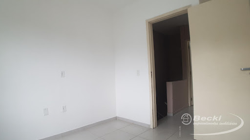 Aluguel casa geminada no bairro Floresta 