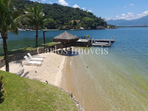 Casa na Praia para Temporada em Angra dos Reis / RJ no bairro Itanema