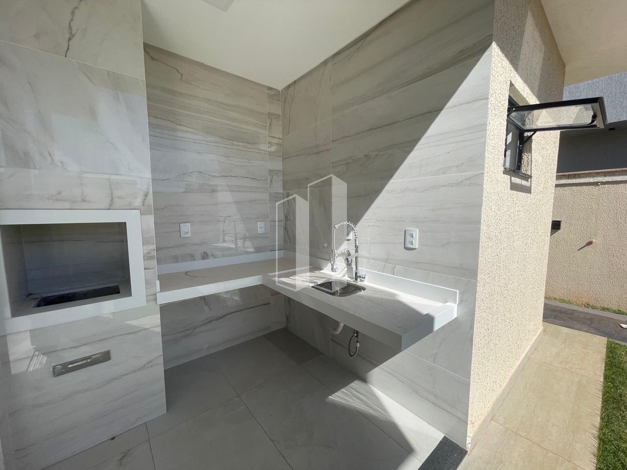 Casa à venda com 3 quartos, 3 suítes, 4 vagas e 156m² no Residencial Parqville Jacarandá, Aparecida de Goiânia (GO) — foto 13 de 15