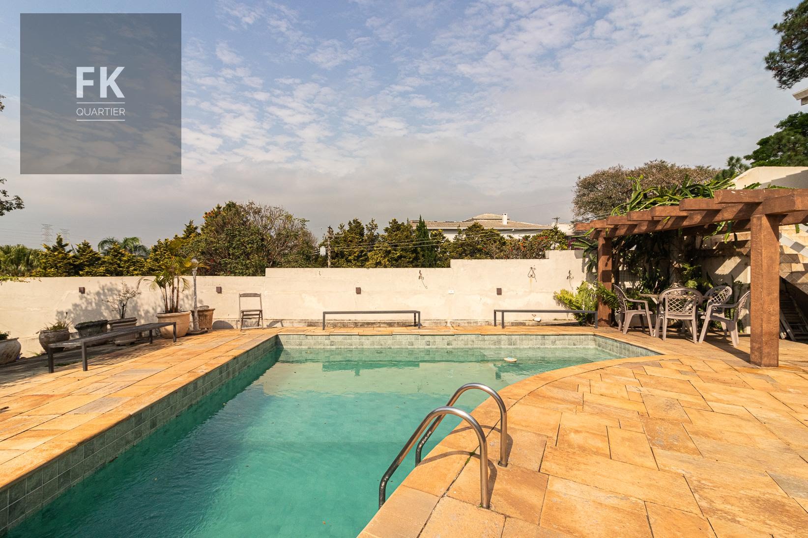 Casa à venda com 4 quartos, 4 suítes, 4 vagas e 398m² no Alphaville, Santana de Parnaíba (SP) — foto 2 de 30