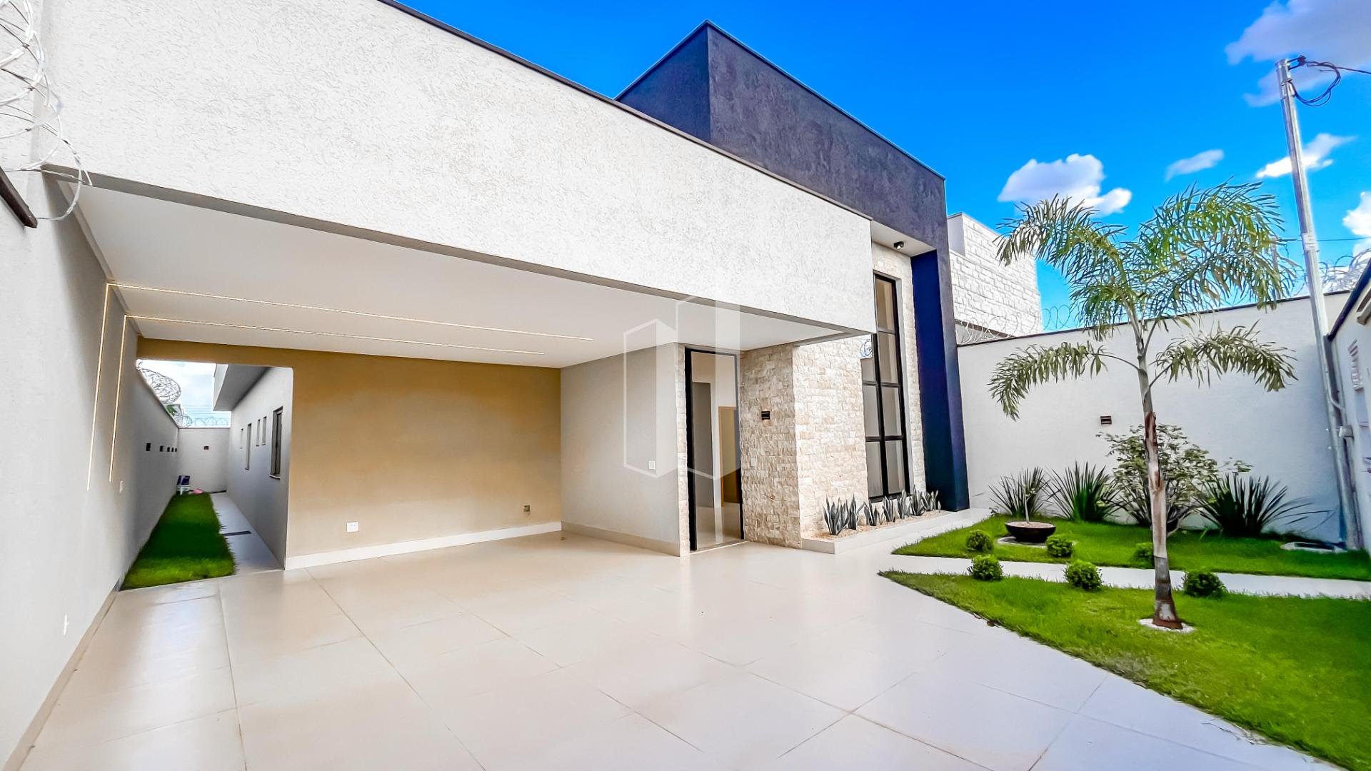 Casa à venda com 3 quartos, 3 suítes, 2 vagas e 179m² no Parque das Paineiras (1,2,3 e 4 Etapa), Goiânia (GO) — foto 2 de 19