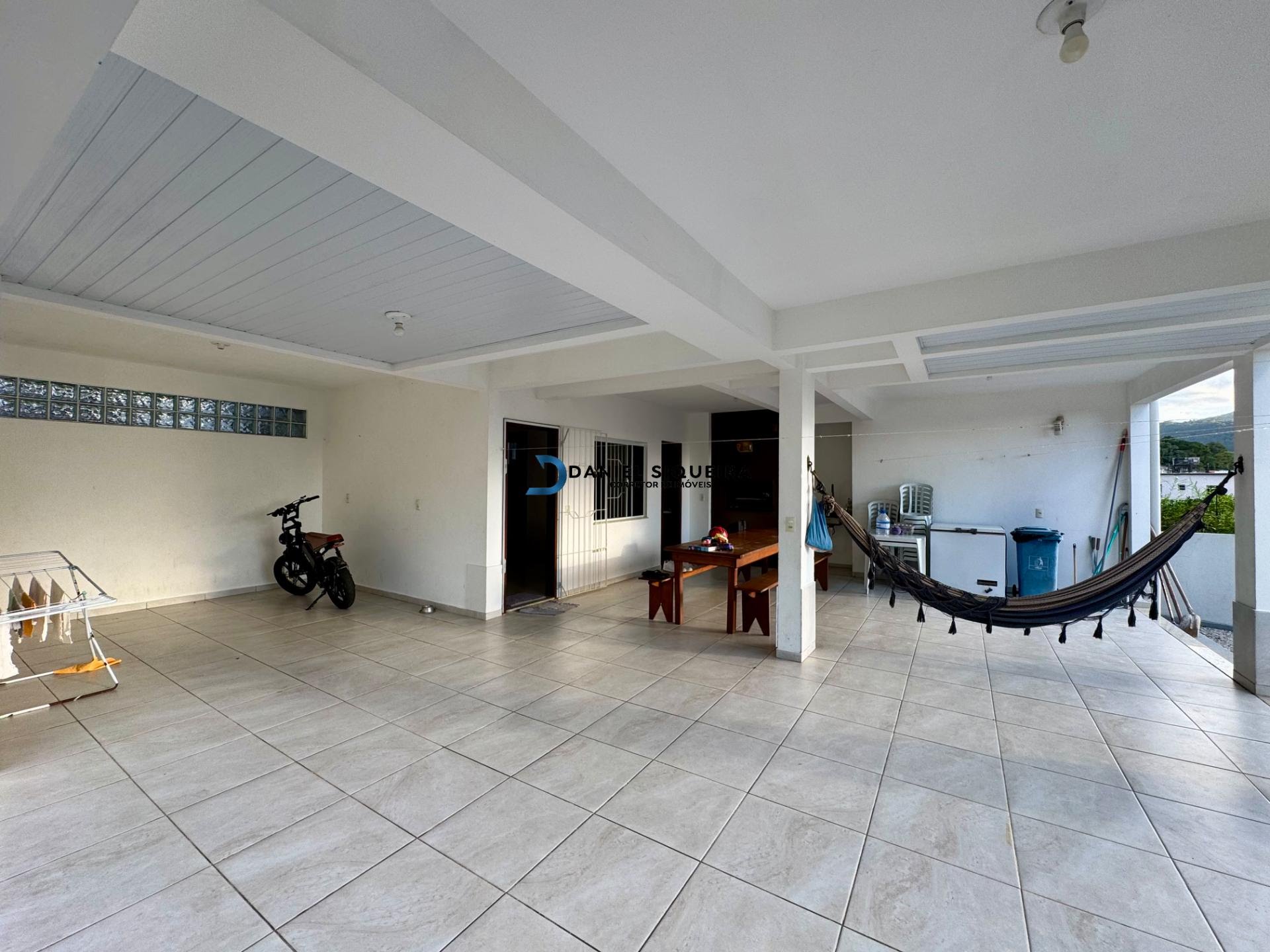Casa à venda com 3 quartos, 1 suíte, 6 vagas e 190m² no Fundos, Biguaçu (SC) — foto 10 de 30