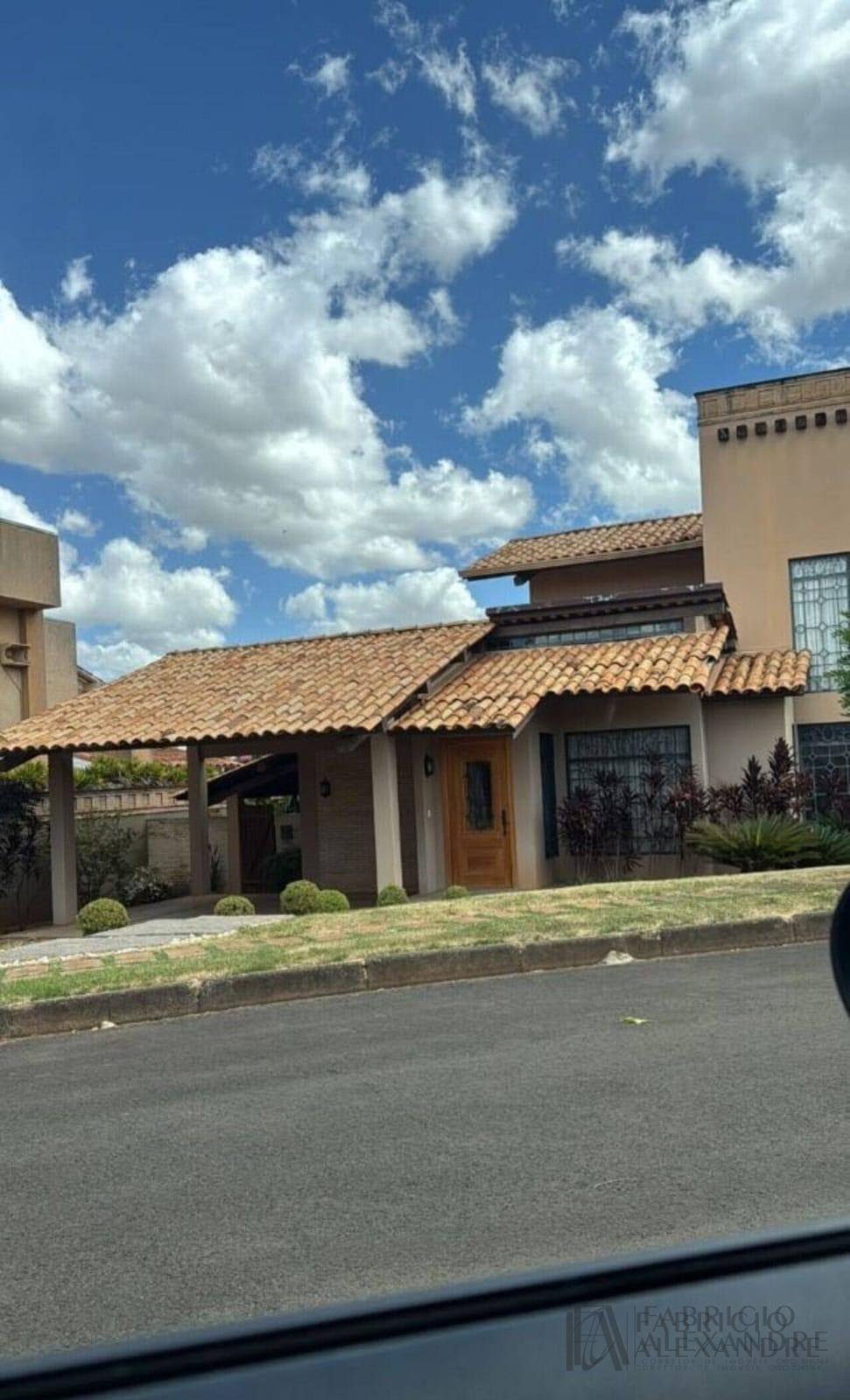 Casa à venda com 3 quartos, 4 vagas e 334m² no Parque Residencial Damha, São José do Rio Preto — foto principal