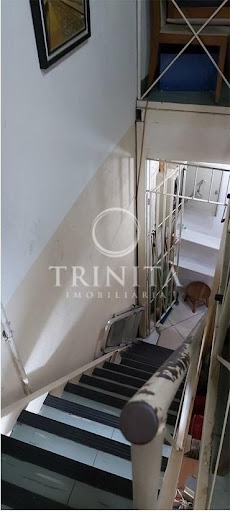 escada-barrasquare-trinitaimoveis.jpg