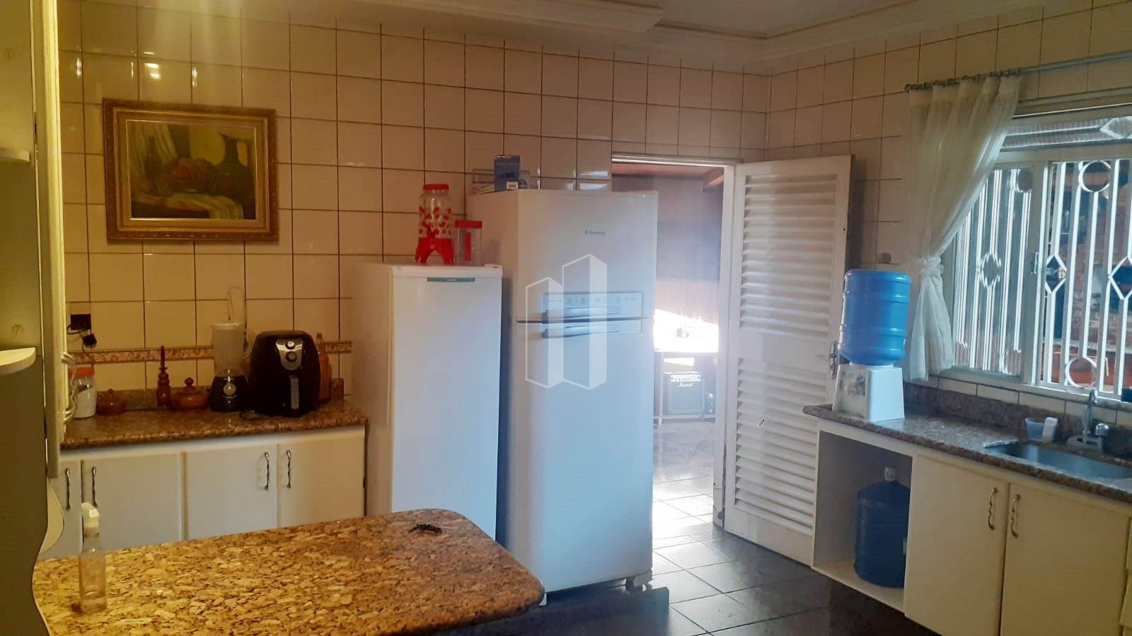 Casa à venda com 3 quartos, 1 suíte, 4 vagas e 302m² no Jardim Santo Antônio, Goiânia (GO) — foto 4 de 10