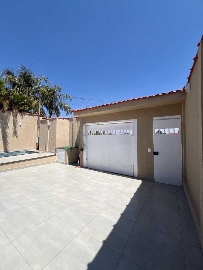 Casa à venda com 3 quartos, 2 suítes, 4 vagas e 178m² no Parque Residencial Cândido Portinari, Ribeirão Preto (SP) — foto 2 de 11