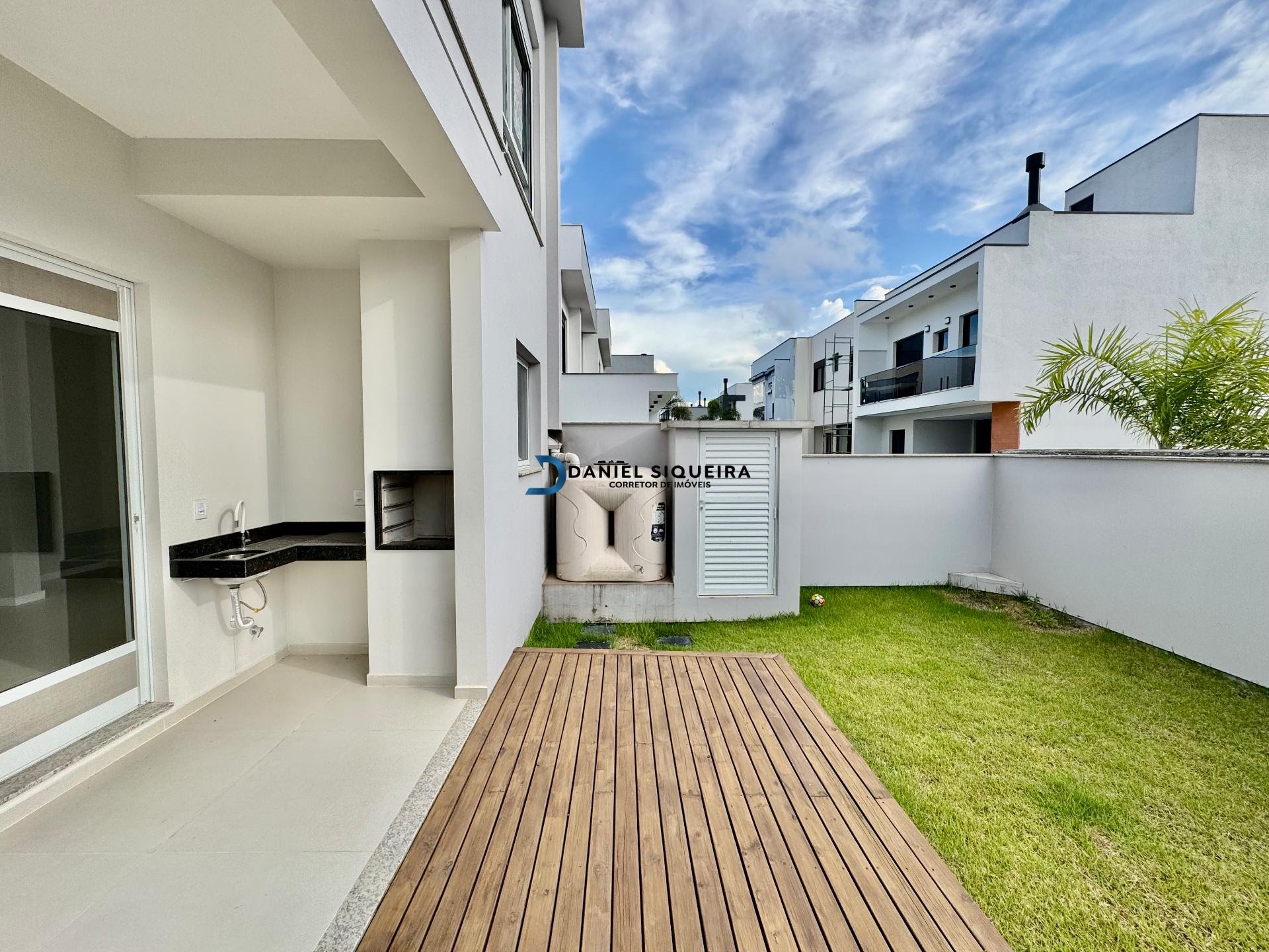 Casa à venda com 3 quartos, 3 suítes, 2 vagas e 189m² no Bairro Deltaville, Biguaçu (SC) — foto 9 de 28