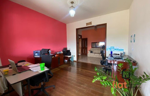 Casa à venda no bairro Providência, Pará de Minas, 4 quartos, suíte, 241m²