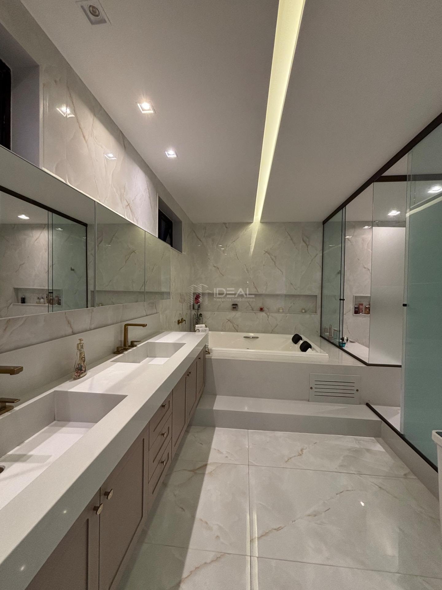 Apartamento à venda com 4 quartos, 4 suítes, 4 vagas e 450m² no Centro, Campos dos Goytacazes (RJ) — foto 19 de 30