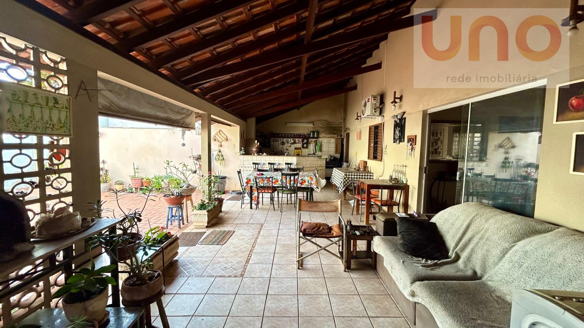 Casa à venda com 1 quarto, 3 suítes, 4 vagas e 282m² no Carandá Bosque, Campo Grande (MS) — foto 4 de 11