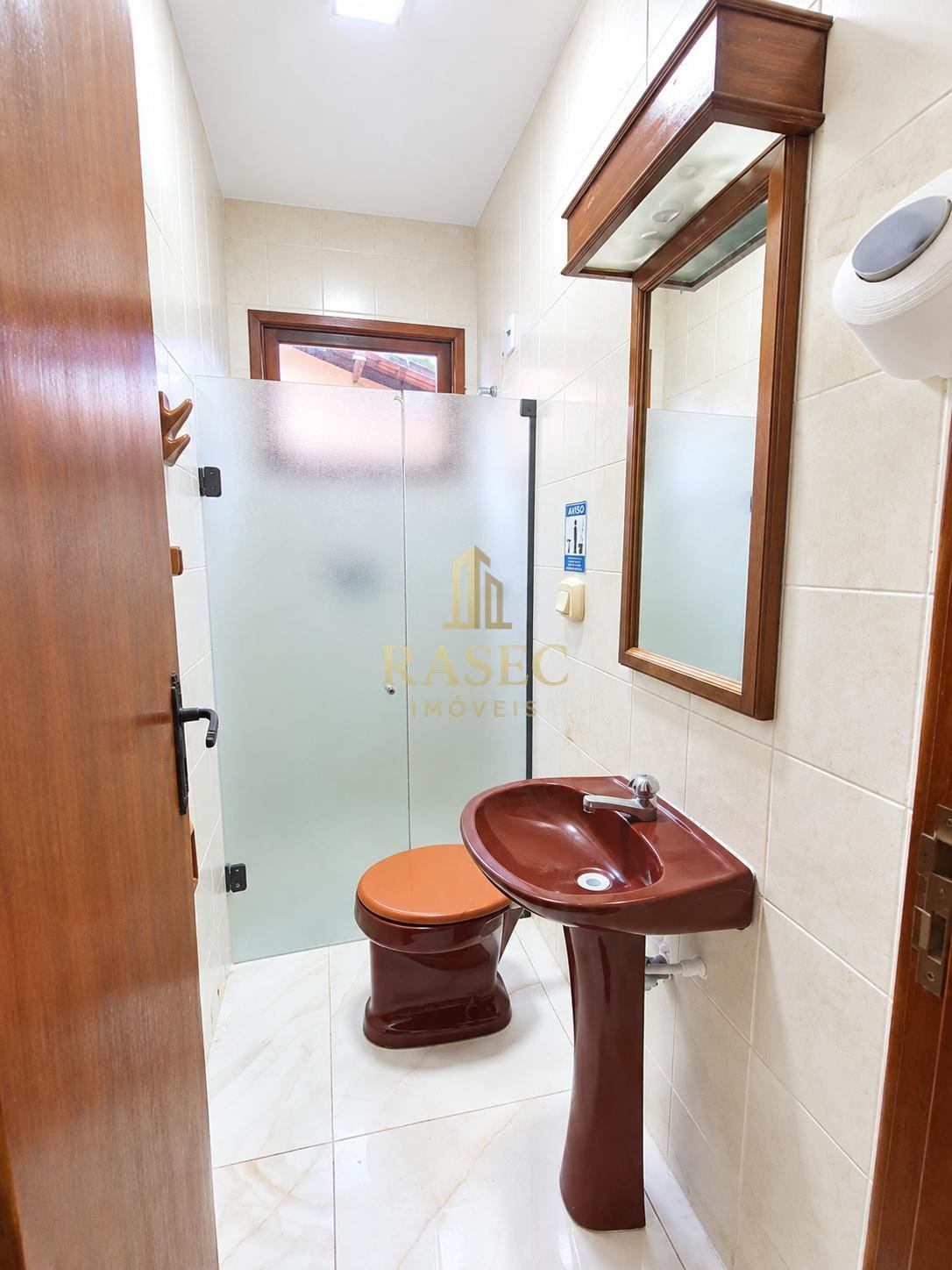 Casa para alugar com 5 quartos, 1 suíte, 2 vagas e 468m² no Centro I, Brusque (SC) — foto 12 de 16