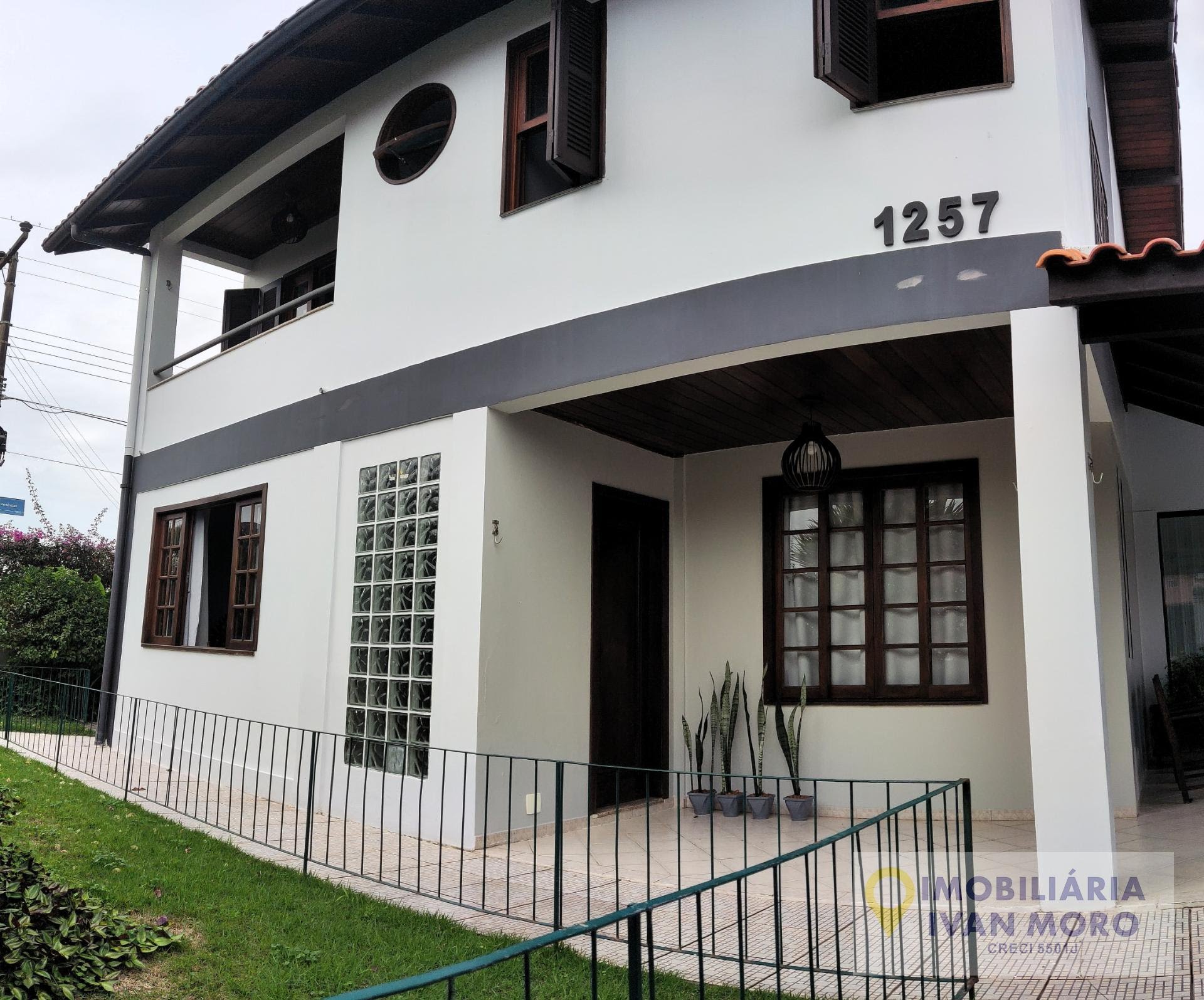 Casa para alugar com 4 quartos, 1 suíte, 2 vagas e 190m² no Daniela, Florianópolis (SC) — foto 2 de 30