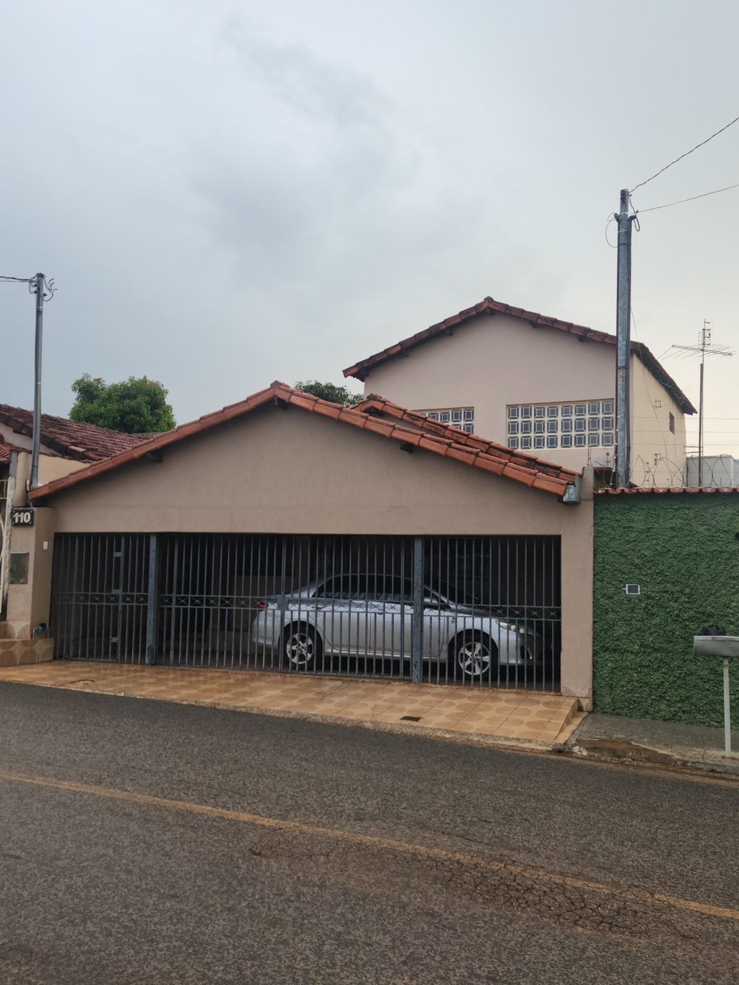 Casa à venda com 3 quartos, 2 banheiros e 1 vaga no Paracatu, Paracatu — foto principal