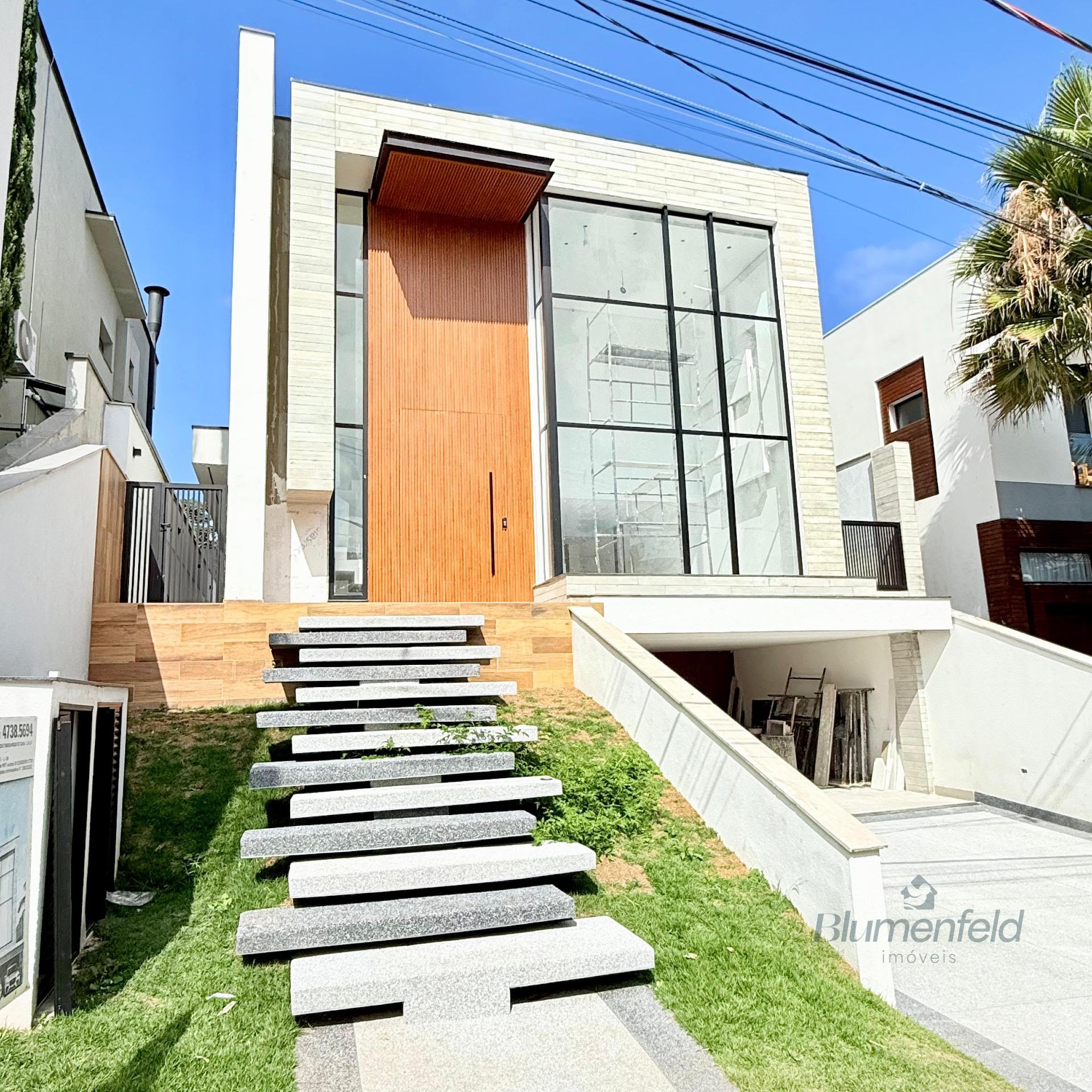 Casa à venda com 4 quartos, 4 suítes, 5 vagas e 134m² no Condomínio Real Park, Arujá (SP) — foto 2 de 18