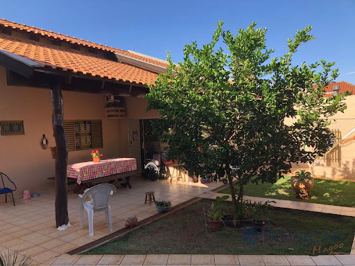 Casa térrea à venda na Cohafama, Campo Grande: 3 dormitórios, 2 suítes, 3 banheiros por R$490.000. Aproveite!