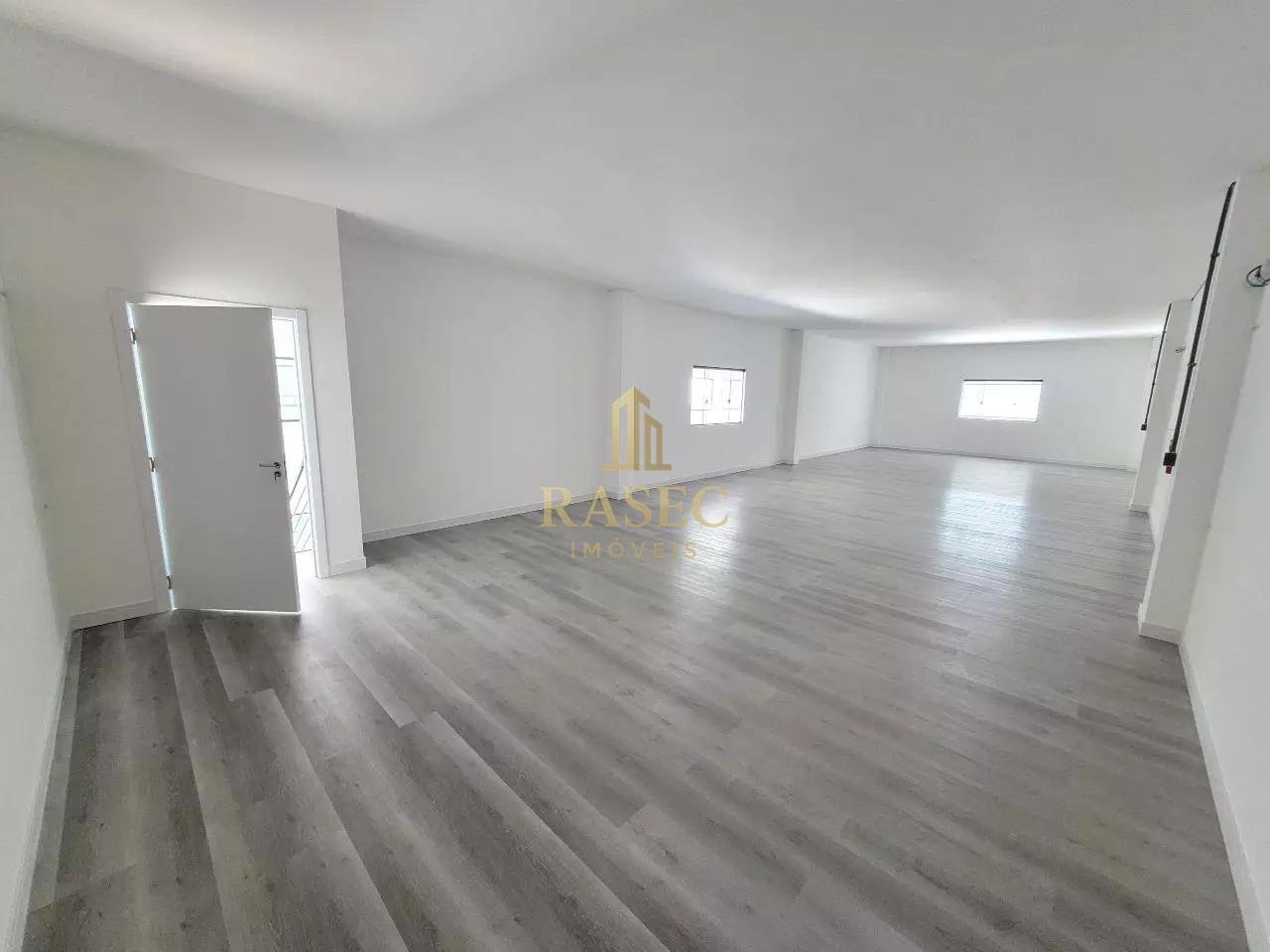 Comercial para alugar com 2 banheiros e 400m² no Centro I, Brusque (SC) — foto 8 de 10