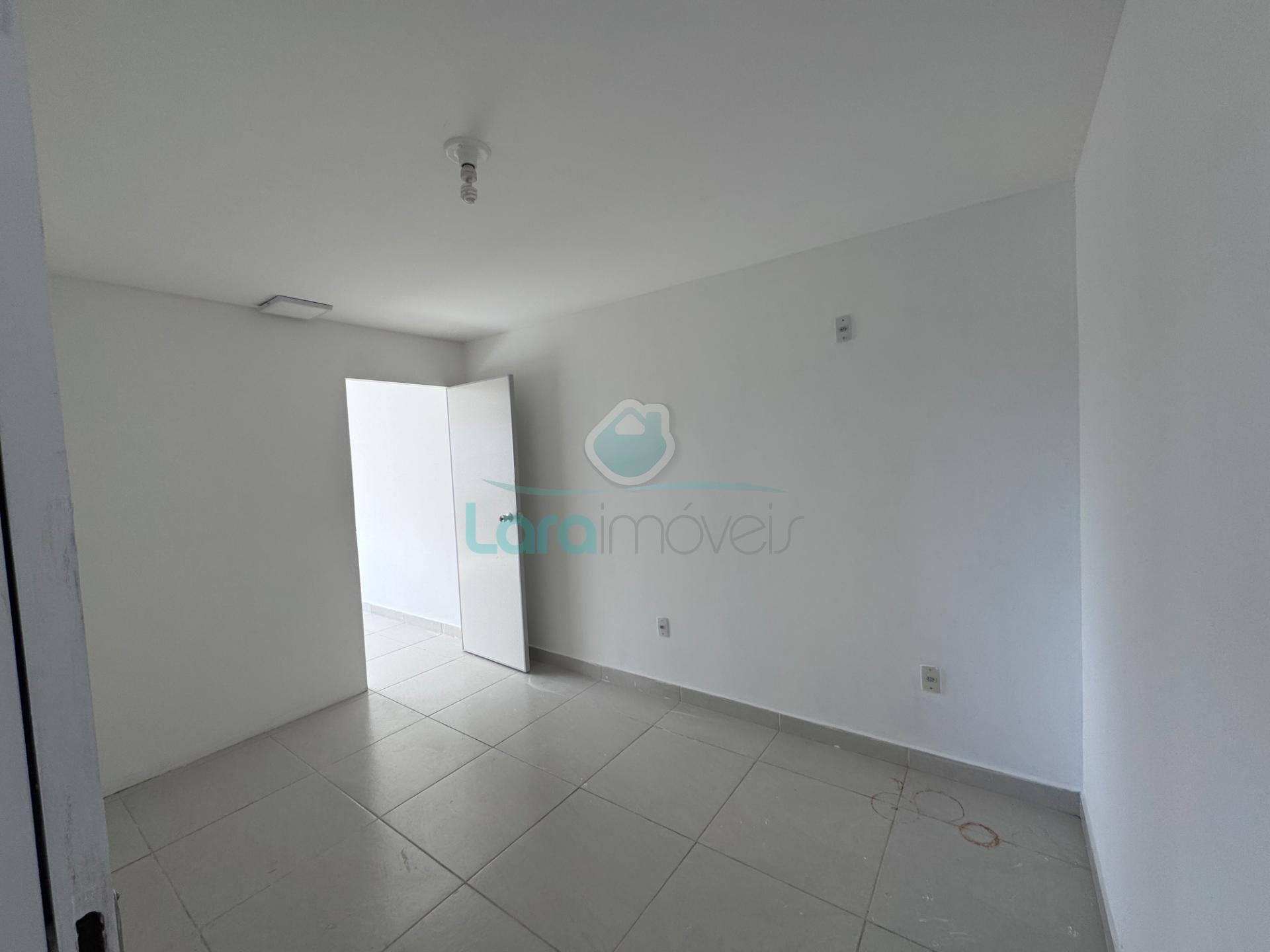 Comercial para alugar com 1 banheiro e 60m² no Sol e Mar, Macaé (RJ) — foto 7 de 9