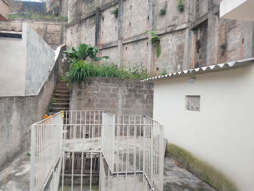 Quintal nos fundos
