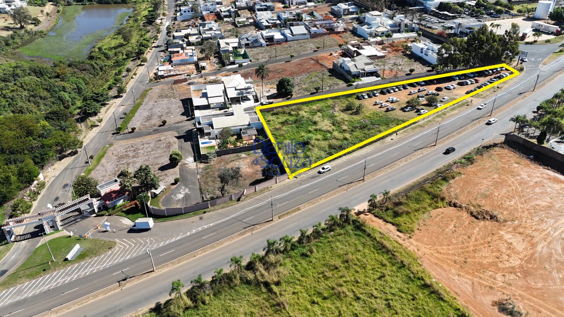 Terreno à venda com 4593m² de terreno no Amazonas, Araxá — foto principal