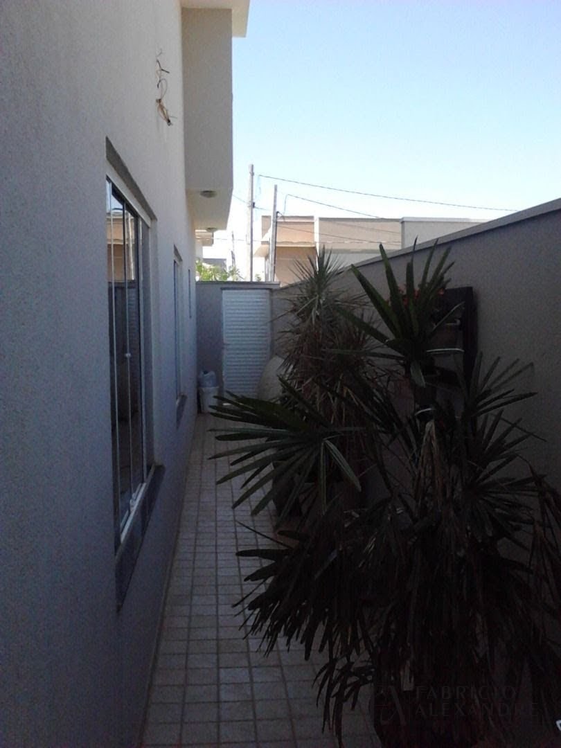 Casa à venda com 3 quartos, 3 suítes, 4 vagas e 207m² no Gaivota I, São José do Rio Preto (SP) — foto 14 de 27