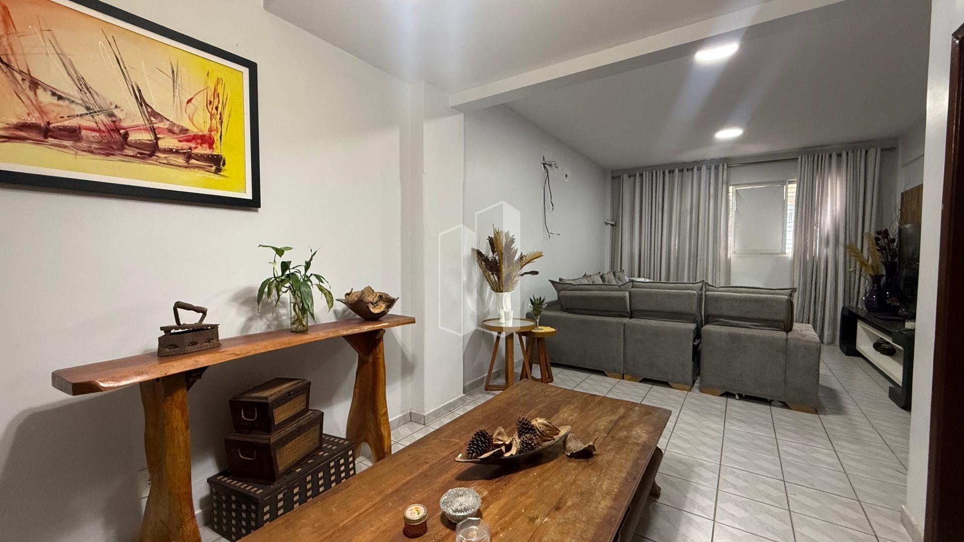 Casa à venda com 4 quartos, 3 suítes, 2 vagas e 224m² no Jardim América, Goiânia (GO) — foto 7 de 16