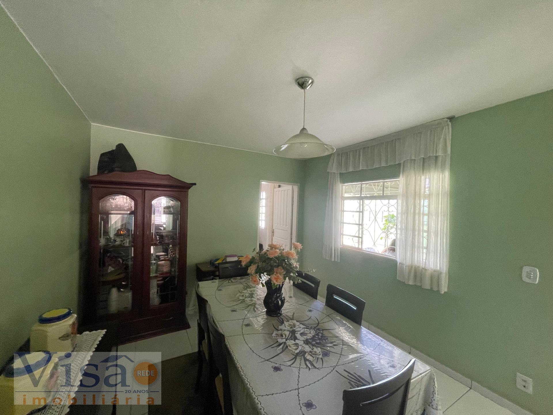 Casa à venda com 3 quartos, 1 suíte, 2 vagas e 240m² no Vila Mariana, Paracatu (MG) — foto 2 de 11