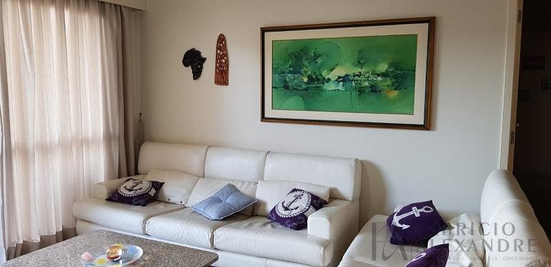 Apartamento à venda com 4 quartos, 3 banheiros, 2 vagas e 200m² no Pitangueiras, Guarujá (SP) — foto 28 de 30