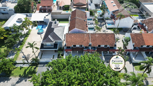 Sobrado c/ terreno exclusivo em rua tranquila. Oportunidade!
