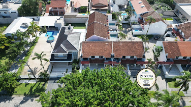 Sobrado c/ terreno exclusivo em rua tranquila. Oportunidade!