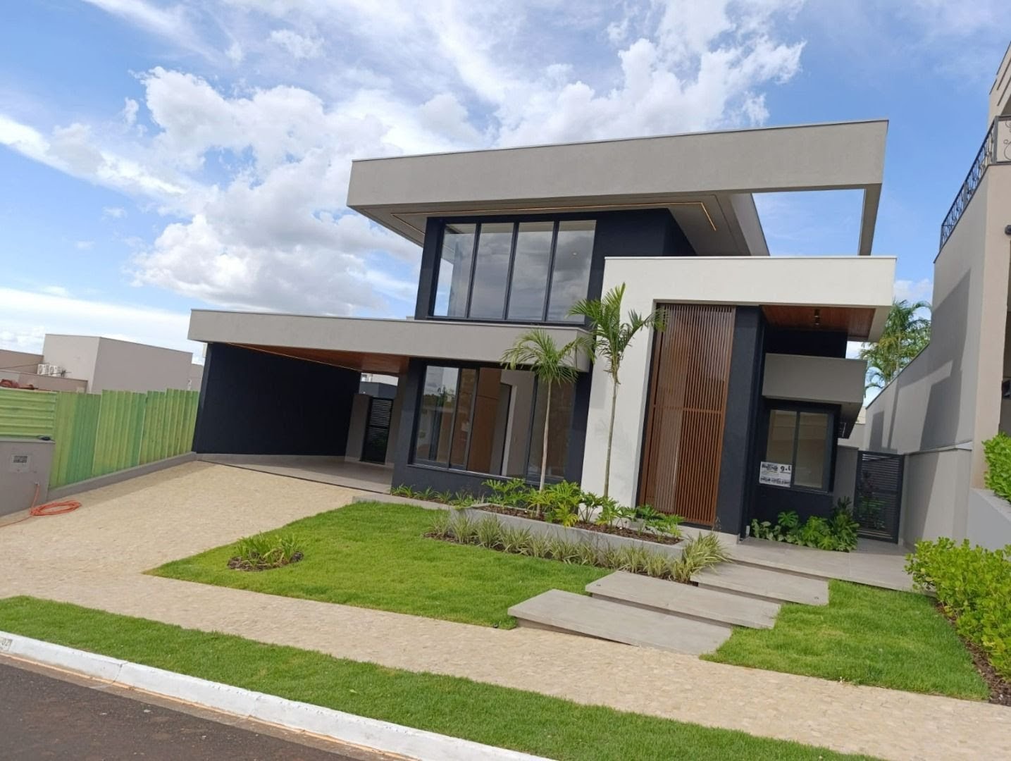 Casa à venda com 3 quartos, 3 suítes, 4 vagas e 249m² no Loteamento Terras de Siena, Ribeirão Preto (SP) — foto 3 de 30