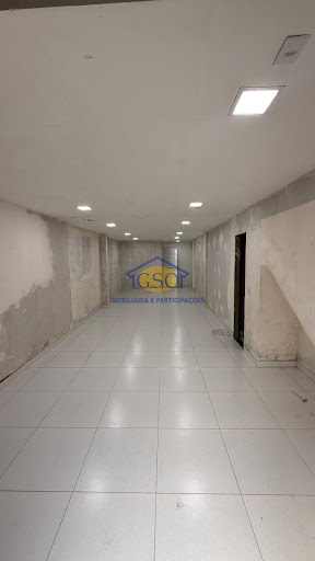 Loja/Salão em Parque Residencial Laranjeiras - Serra, ES