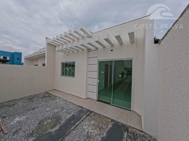 Resid. 3 Marias: Casa 56m², 2 Quartos em Matinhos