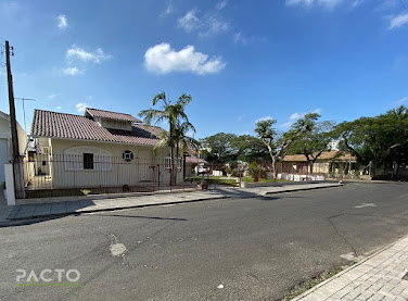 Casa em Cidade Alta -  Araranguá  COM ÓTIMO TERRENO MEDINDO 23,50 X 25,00 