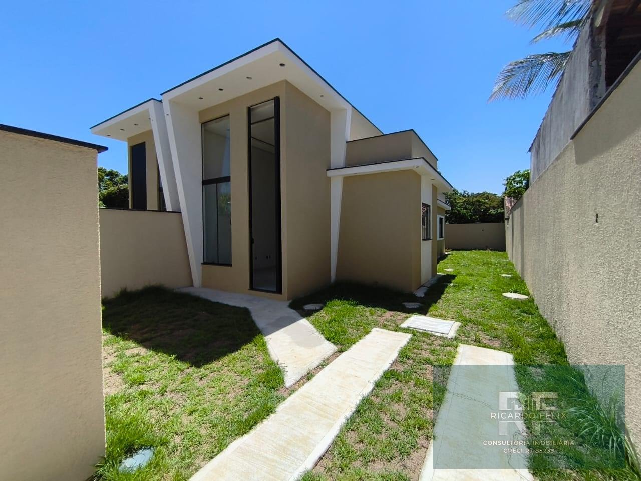 Casa à venda com 3 quartos, 1 suíte, 2 vagas e 200m² no Enseada das Gaivotas, Rio das Ostras (RJ) — foto 2 de 21