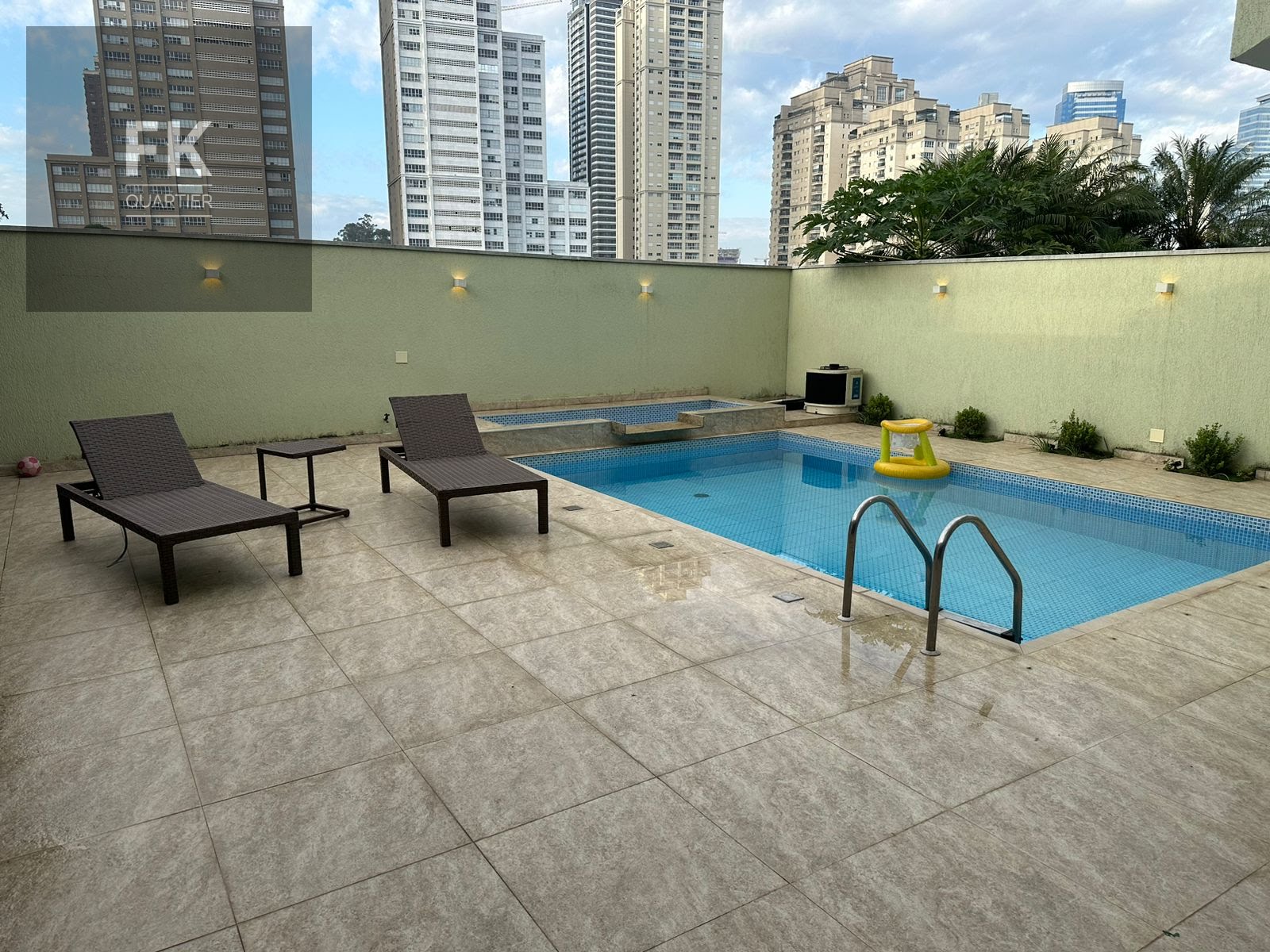 Casa à venda com 4 quartos, 3 suítes, 4 vagas e 308m² no Alphaville, Santana de Parnaíba (SP) — foto 2 de 30