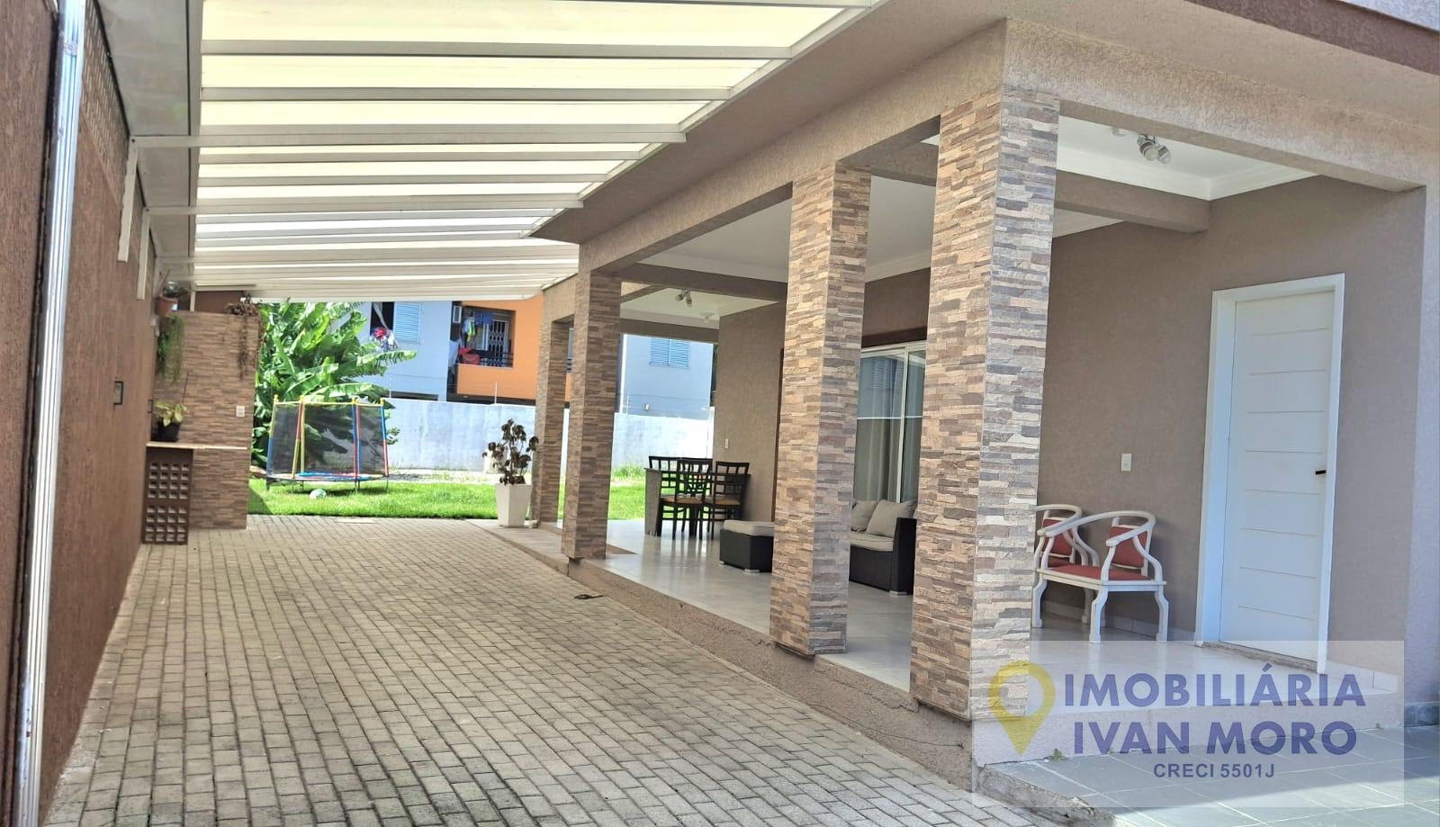 Casa à venda com 6 quartos, 4 banheiros, 4 vagas e 257m² no Ingleses Norte, Florianópolis — foto principal