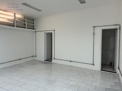 Sala 01, maior, com piso frio, outra vista