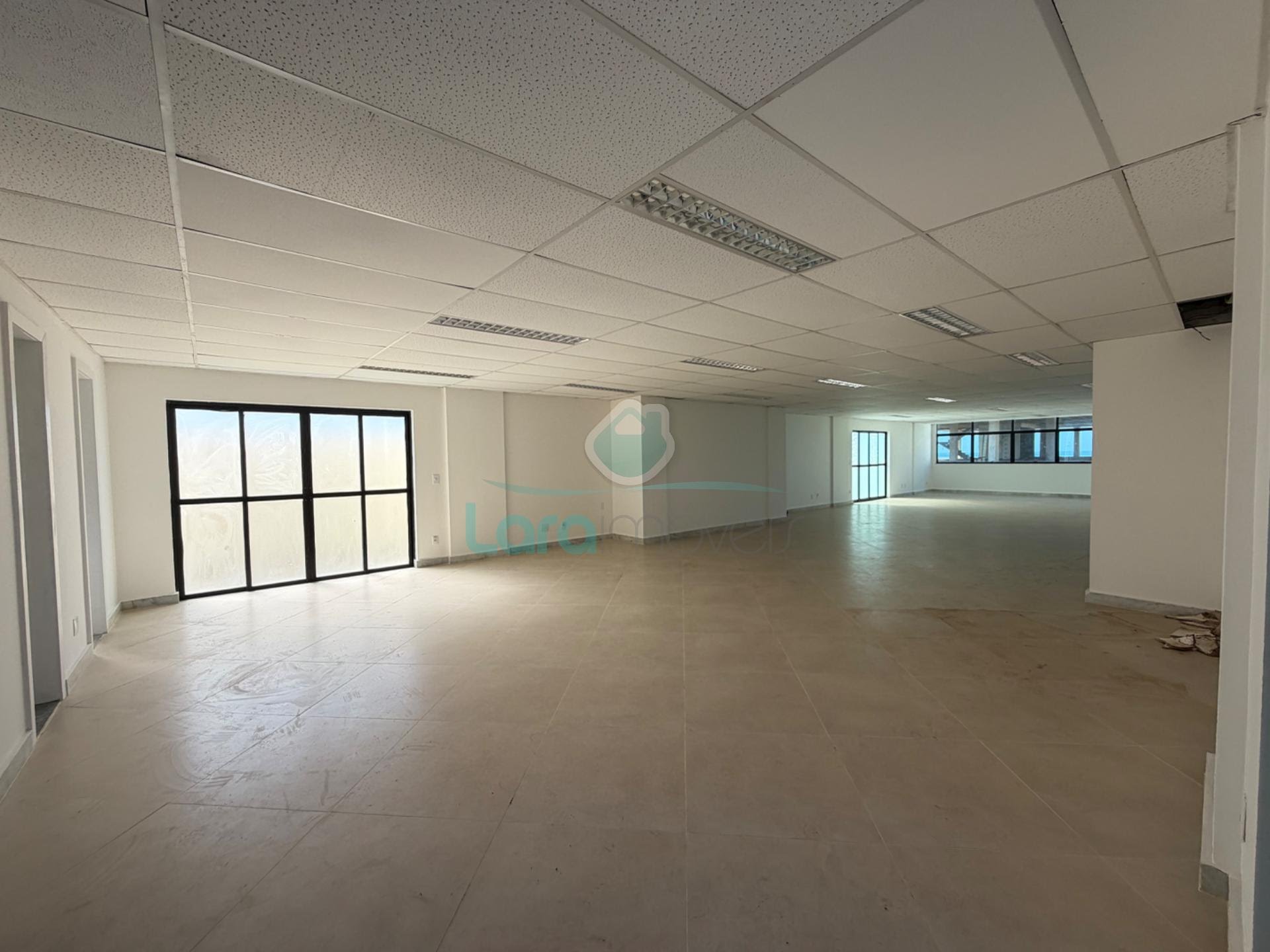 Comercial para alugar com 2 vagas e 188m² no Praia Campista, Macaé — foto principal