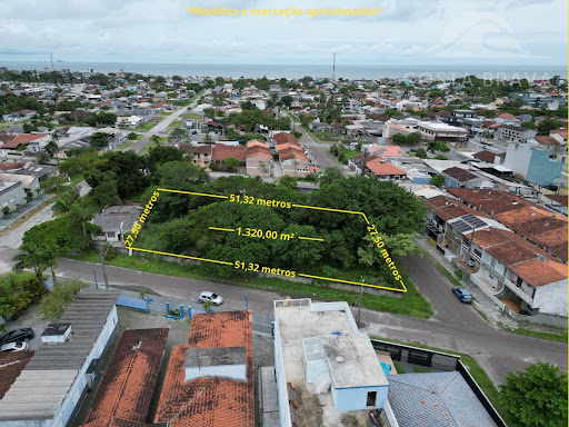 Terreno de Esquina: Amplo Potencial Construtivo, Matinhos