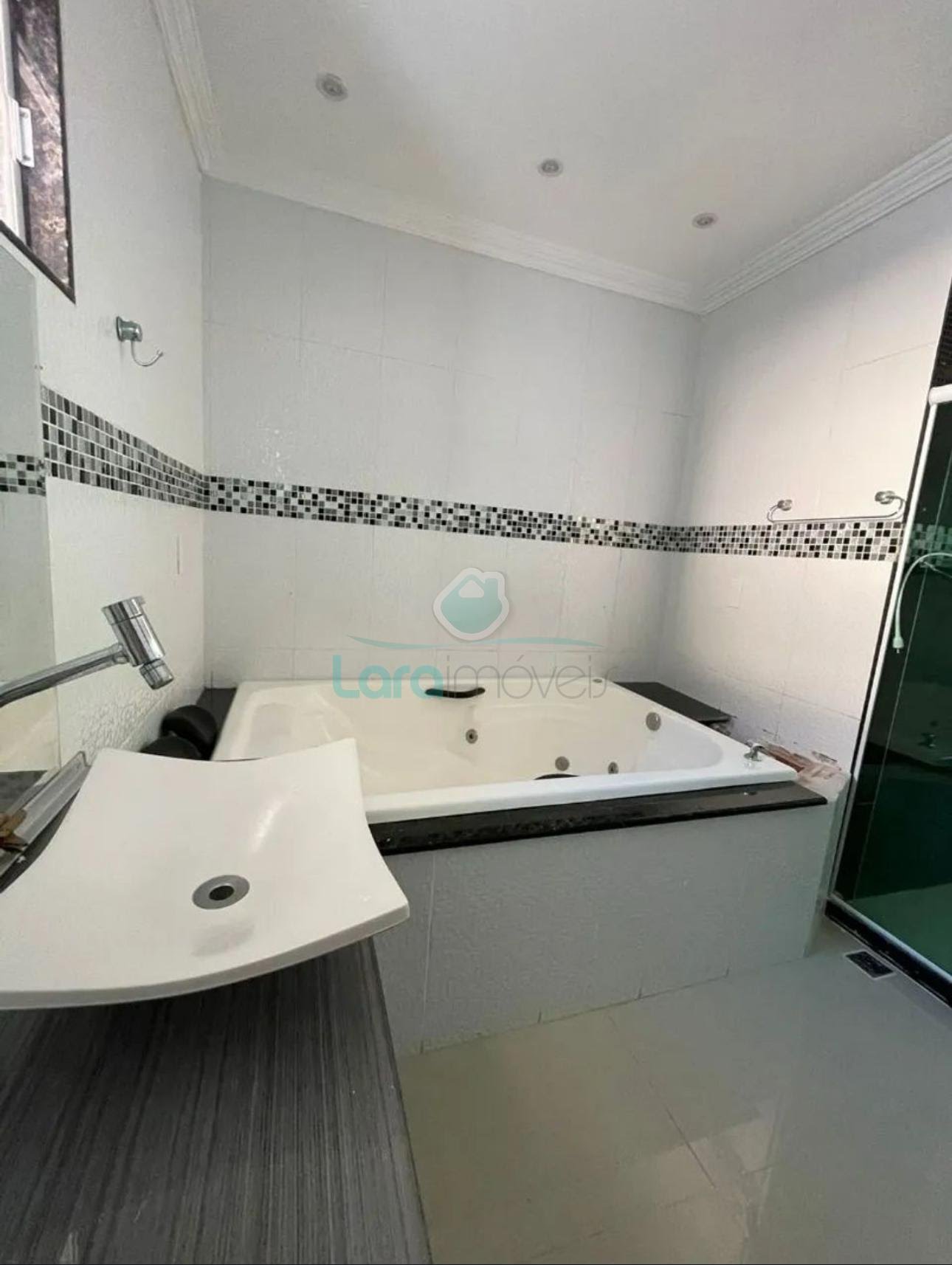 Casa à venda com 4 quartos, 1 suíte, 3 vagas e 330m² no Lagoa, Macaé (RJ) — foto 11 de 16