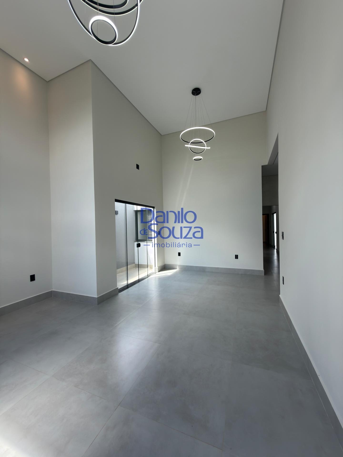 Casa à venda com 3 quartos, 1 suíte, 2 vagas e 175m² no Jardim Europa V, Araxá (MG) — foto 3 de 15