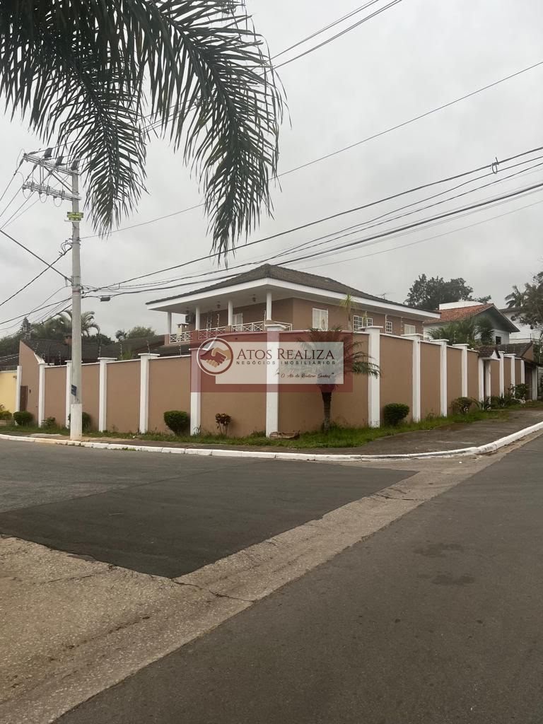 Casa para alugar com 3 quartos, 3 banheiros e 4 vagas no Interlagos, São Paulo — foto principal