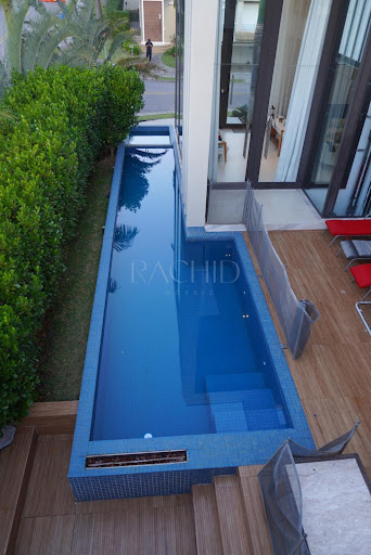 Piscina com borda infinita