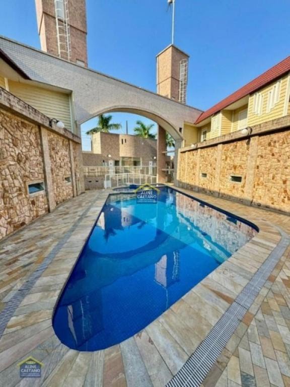 Casa à venda com 3 quartos, 5 banheiros, 3 vagas e 183m² no Nova Mirim, Praia Grande — foto principal