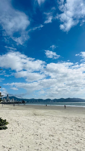 Locação de Temporada - Aluguel de casa pé na areia 3 quartos por diária - Perequê - Porto Belo/SC