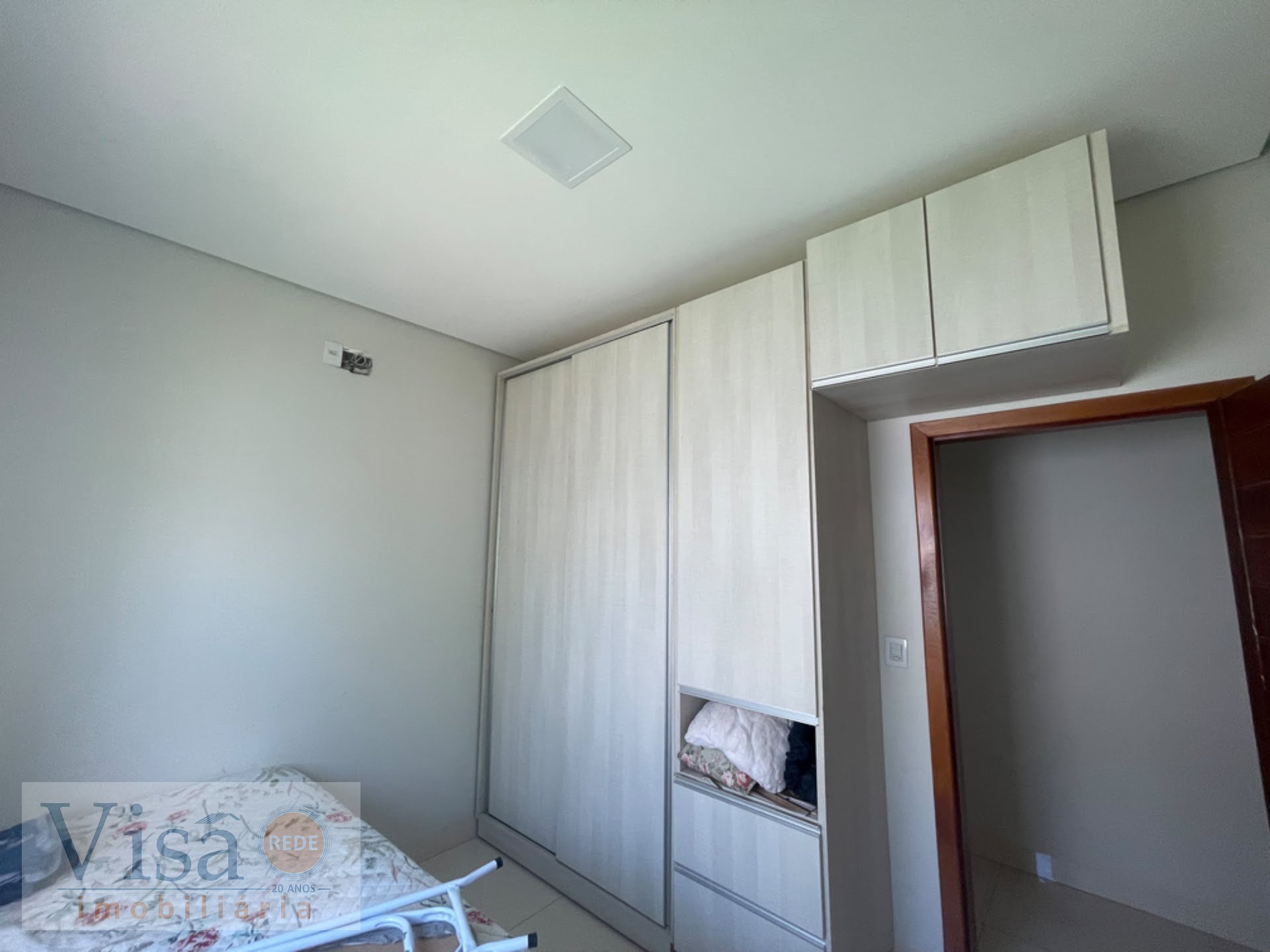 Casa à venda com 3 quartos, 2 suítes, 2 vagas e 250m² no Jardim Serrano, Paracatu (MG) — foto 21 de 30