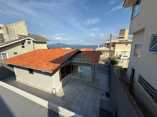 Casa em Ponta de Baixo  -  São José